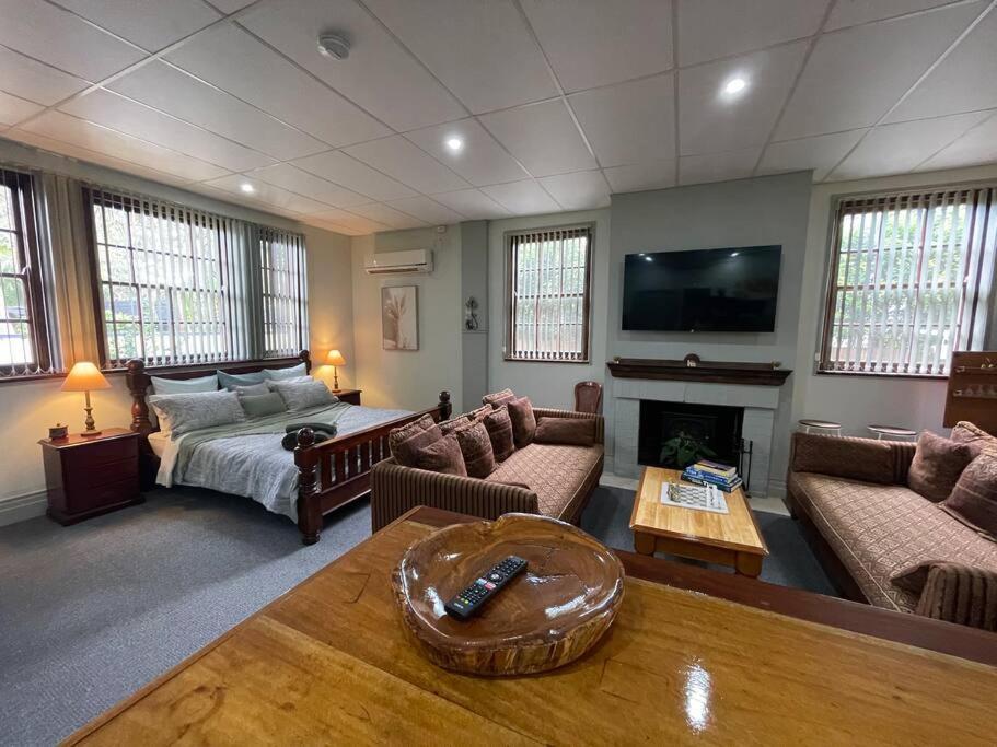Post Office Boutique Accommodation Hat Head 외부 사진